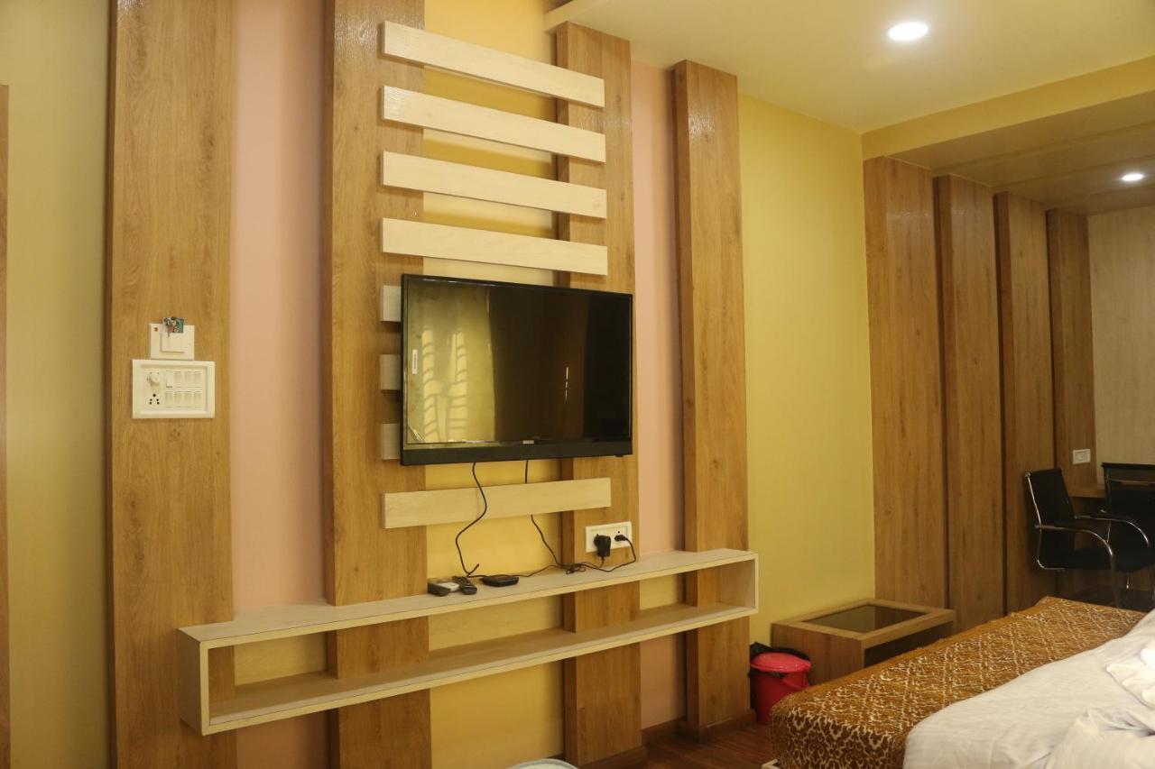 Hotel Himalaya อการ์ตาลา ภายนอก รูปภาพ
