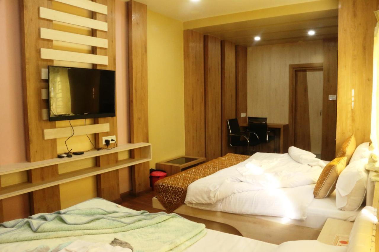 Hotel Himalaya อการ์ตาลา ภายนอก รูปภาพ