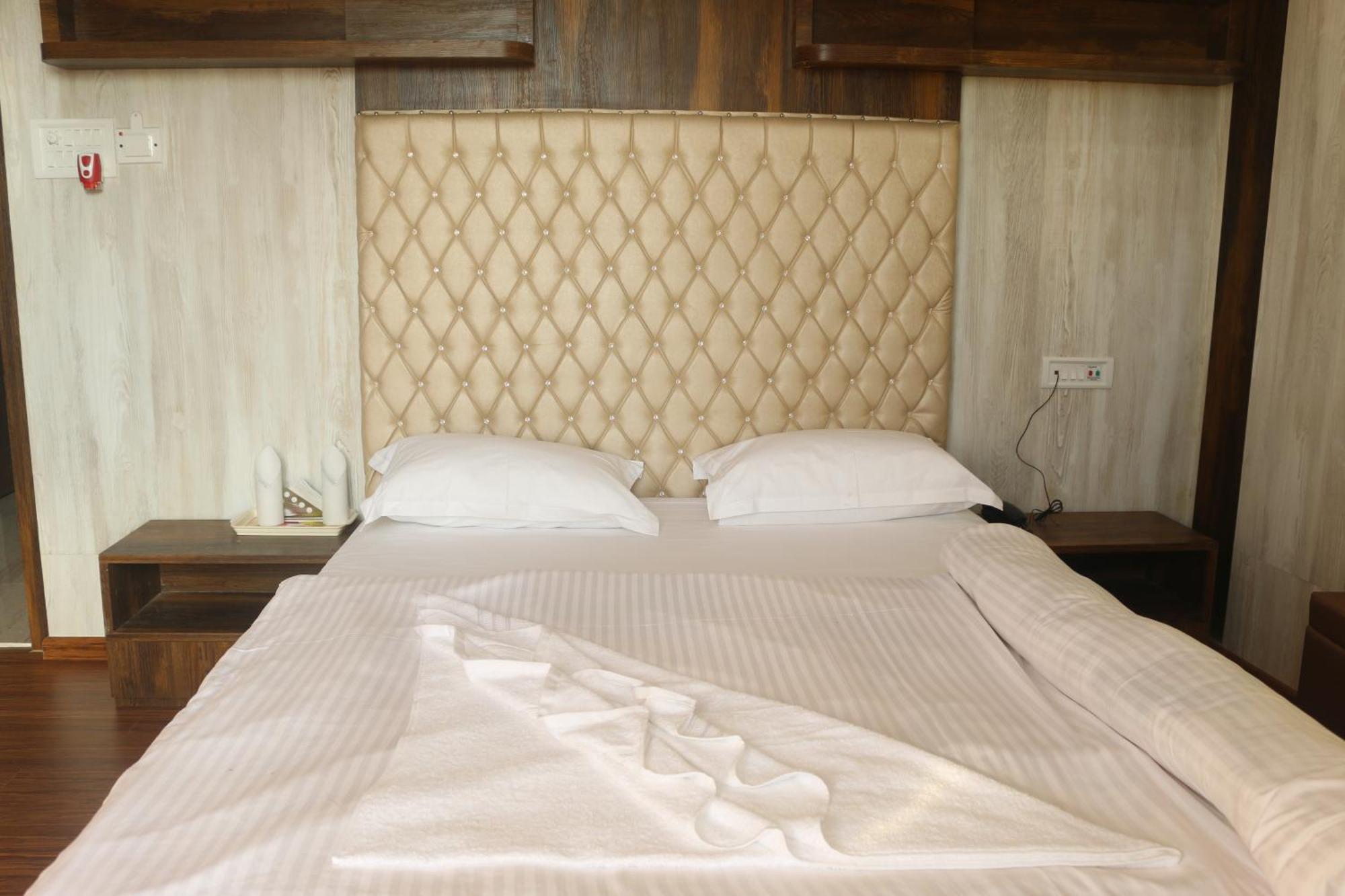 Hotel Himalaya อการ์ตาลา ภายนอก รูปภาพ