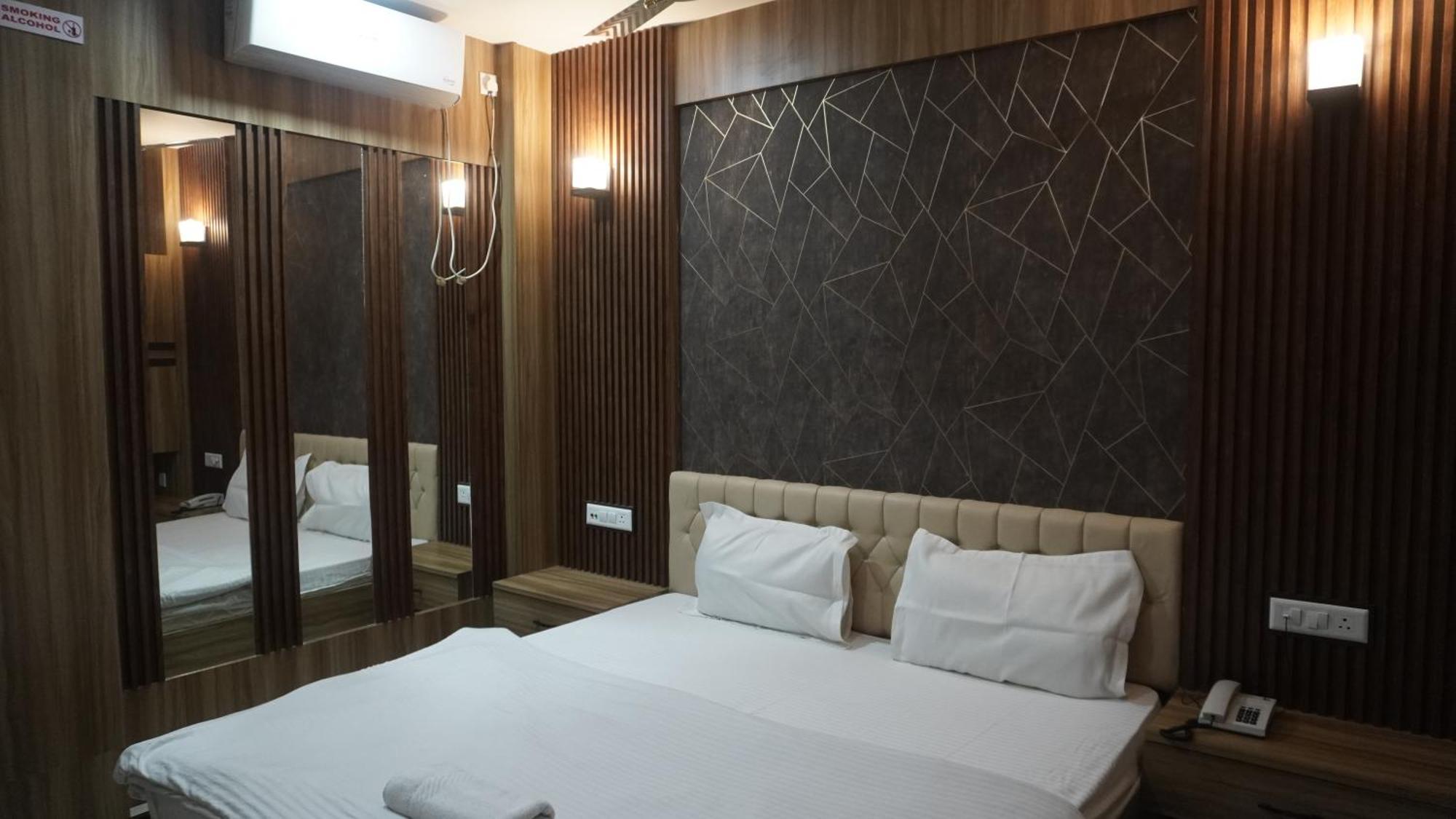 Hotel Himalaya อการ์ตาลา ภายนอก รูปภาพ